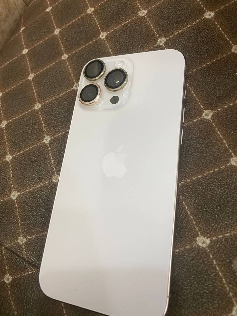 ايفون 16 برو ماكس لون الذهبي المميز ذاكره 256 والبطاريه 100 جديد لموبايل كلش  كفاله وين ما تريد تفحص افحص (لسعر مليون و500 وبي مجال) جديد كلش مكاني بصرة المعقل رقمي*********** واتساب راسل
