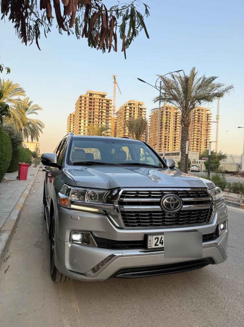 السلام عليكم
لاندكروز 2017 
اعلى فئه Vxs✅
V8_5700
لون رصاصي 
رقم دهوك تحويل ثاني يوم باسمي 
بدون صبغ او ضرر ✅
فقط رصعات اثنين بقبغ الصندوق ✅
السياره ماشيه 163 الف كيلو متر 
السياره بغداد اليرموك 📍
سعرها 530 $ ✅
***********
