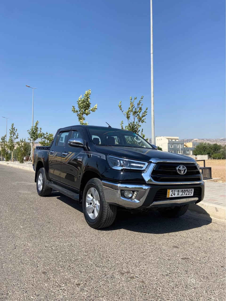 Hilux 2018 
سياره كه بي سبوغه ته نها ٢جي. ته عديله رسمي سونه رم دانا وه كامل كرايته ٢٠٢٥ كئر اتوماتيك ٤تايه ي نوي له بنه سه نه وي شتي تا 2031 نويه سياره كه 212000km رويشتوه سعريش 240مه جال
*********** أربيل, العراق
