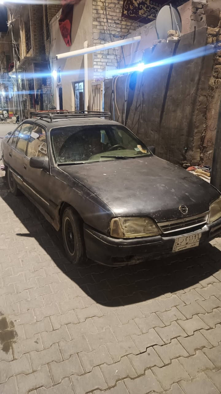 اوميكا محرك وكير ونجي حاويه كهررباء حداده تخم تاير باتري جديد منضومه تبريد كامله بس غازوراديتر تبريد صبغه جارد كدامك شوف بسمي سياره  رقم انبار سعر (٢٣ ) ***********
