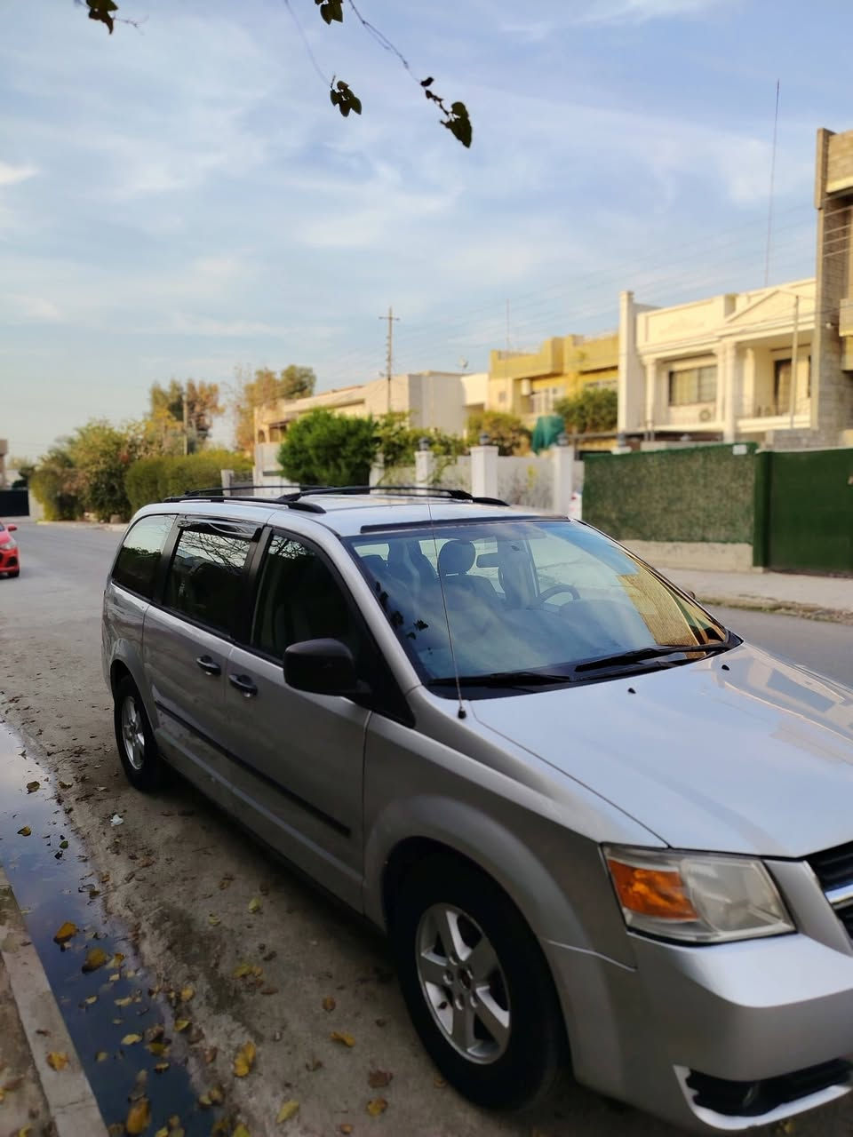 للبيع دوج كرفان 2008
لون سلفر
رقم اربيل انكليزي 
3 قطع تبريد 
6 جامات كهربائيّ 
محرك كير شرط 
ابواب وصندوق ميكانيك
مكانها موصل حي السكر 
113 السعر 
بدون ايرباك 
بدون دواخل 
بيها بالهلا
صبغ 3 مكانات
***********
***********
