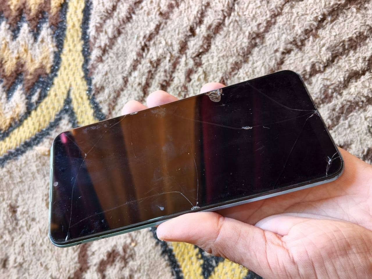 السلام عليكم جهاز ريلمي C21Y ذاكره 64 بطاريه جبيره شريحتين الجهاز مكفول من كلشي فقط الشاشه بيها فطور موضحها بالصور شوفوهن شاحنته مال كلكسي الجهاز قوي ومايعلك للبيع سعره 60 وبي مجال للشراي


**إذا كنت صاحب هذا الإعلان وتريد حذفه لأي سبب، رجاءا أرسل رسالة إلى الدعم الفني**