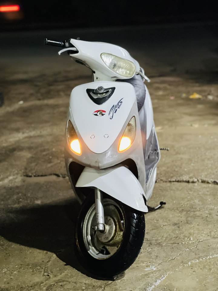 السلام عليكم                                 السعر ((525 )) وبيها مجال بسيط 
((***********)) 
ماكس منغولي موديل 2007     ((مكان الدراجه  حله شارع 80 ))
الدراجه مكفوله من الطول لطول مكينه برغي مامفتوح بيها مكينه بلاد 49 
 زوج تاير جدد  كهربائيات كلها شغاله الدراجه طالعه بشهر 7 يعني تقريبا صارلها 5 اشهر
