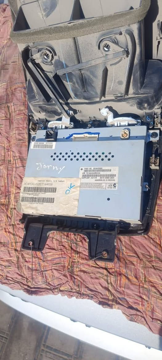 شاشة جورني موديل 2019 حجم الجبير ترهم من موديل 2011 إلى موديل 2020 السعر 130 الف رقم الموبايل *********** بي واتساب
