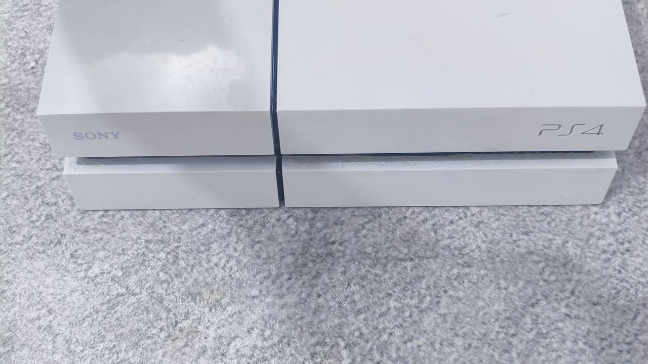 سلام عليكم ps4 فات مهكر مع خمس العاب ويوجد معه هارد يحتوي على اكثر من 8 العاب لكن يباع منفصل سعر جهاز بدون هارد 240 بي مجال مع هارد 280 بيه مجال تواصل على رقم *********** متواجد واتساب ماسنجر كذلك
