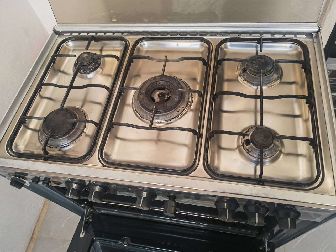متاح طباخ غاز مصري ماركة تكنو كاز ابو ٥ عيون وكله شغال شواياته وفرنه اللي يعمل خطين الشوي به سوية ملحقاته كاملة فقط كهربائياته ملغية وكلشي واضح بالصور والفيديوهات للتواصل يرجى الدخول للخاص عنواني الملايين الاولى


**إذا كنت صاحب هذا الإعلان وتريد حذفه لأي سبب، رجاءا أرسل رسالة إلى الدعم الفني**
