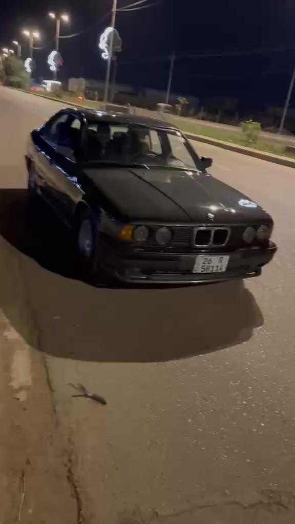 ٥٢٥ مفتوح سياره احله من صور ١٠٠ مره هستوني مطلعها من الفرن حته ما خاسلها مكينه تبريد فتحه تخم تاير سستم ام كامل كله جديد خرفه رصاصي ٧٠ بل ١٠٠ حداديه ٥٠ بل ميه رقم نكليزي صلاح الدين سنويه ال ٣٠ مداور ثاني يوم السعر نتصل فقط *********** مكاني بابل شوملي
