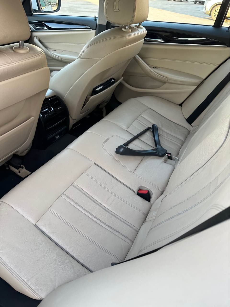 🔥 BMW 530i – موديل 2017 ألماني 🔥

فرصة لا تعوض لعشاق الفخامة والأداء 👌

✔️ماشى: 99 ألف كم فقط
✔️ فول مواصفات
✔️ محرك، كير، كهربائيات وكالة 100%
✔️ شاصي بدون أي برغي مفكوك – خالية من الحوادث
✔️ الفحص: صبغ شبر خفيفة  (تعديل بارد) بين باب و جاملغ فقط

السيارة نظيفة جداً، استخدام شخصي، جاهزة للاستخدام مباشرة بدون أي مصاريف ✨

📌 باسمّي
📌 رقم سنوية جديد لغاية 2030

للجادين فقط – السيارة تستحق المعاينة 👌
***********
سعر249 أربيل, العراق
