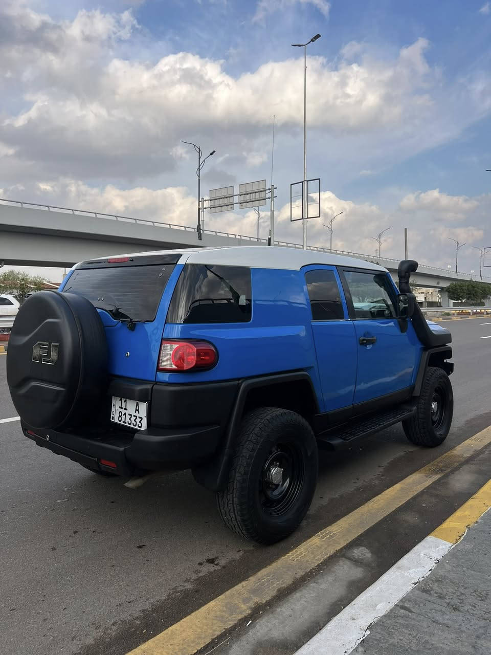 السلام عليكم بيع فقط بدون مراوس يعني ما اراوس بس ابيع 

تيوتا اف جي موديل 2007 السياره مصبوغه عام ومعمره تعمير حلو 

شاصي مكفول 

السياره مرفعه ترفيعه حلوه ومرتبه وجاهزه مابيهه نقص برغي 

مكان السياره بغداد 

السسعر 110 قفل 

***********
