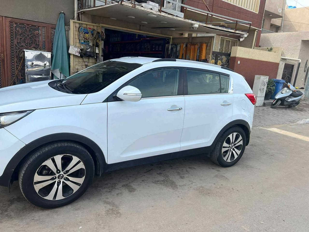 السلام عليكم سبورتج موديل 13 خليجي بصمه تحكم ستيرن مري شفط مكينه 2000السياره خير من الله صدر   امامي خلفي تخم تاير مكينه مكفوله كير بدلت الدهن والفلتر يعني بس الكيس مال الكير مفتوح منضومه زنون  بيهه بس البنيد صبغ ودعاميه اماميه رقم بغداد الانكليزي السعر 145 وبيهه مجال بسيط واي استفسار اتصل *********** عنوان بغداد كريعات
