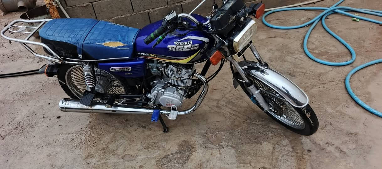 موديل 22 دراجه نظيفه للبيع لا صرف لا بخار نشاط فول كهربائيات شغاله كل شيء شرط من كل شيء
السعر (450) مكاني كركوك حي الصناعي 
***********
***********
