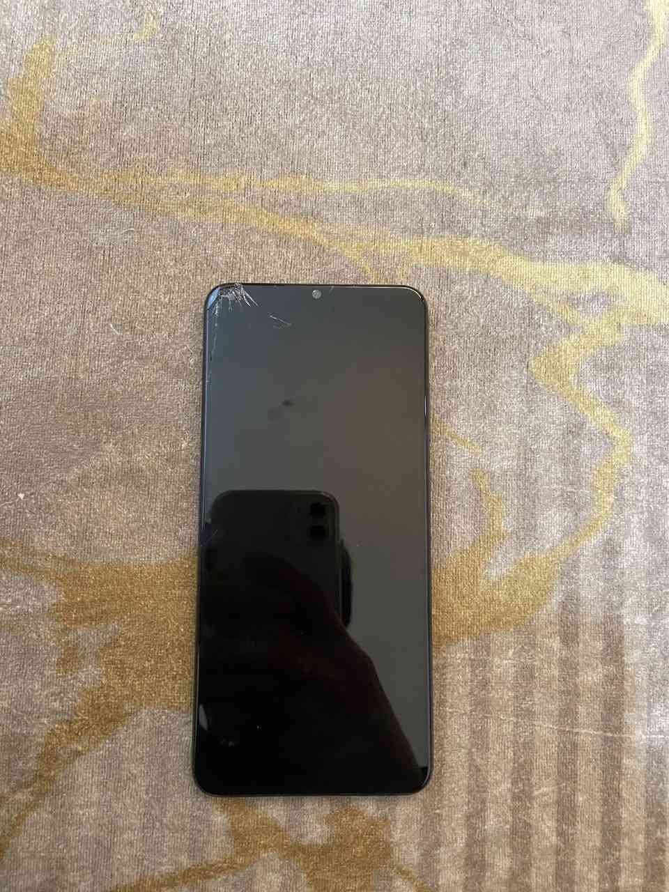 جهاز TlGER10 من شركه OSCAL لجهاز نضيف مابدل اي شي بس هاي زلق خفيف الذاكره 256بطاريه بحجم 5180 لسعر 130وبي مجال مكاني لبصره شط العرب التنومه ***********
