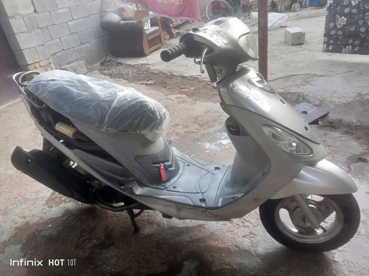 سلام عليكم دراجه ماكس منغولي دراجه الله شاهد خير من الله خرسه من الدوام للبيت ما طالع بيهه كفراتهه الوره موجودات بس  جاردات  أنه نازعهن مكينه ما مفتوحه تجي وشوف رجاءن المو شراي لا ايخابر  رحمه الواديكم مكاني ميسان حي الرحمه الاوله السعر 800او بيهه مجال للشراي أو هاذه رقمي ***********
