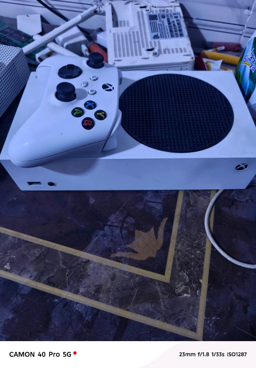 Xbox series s للبيع نضيف جدا مامفتوح ولامصلح مع جميع ملحقاتة والكارتونة والجويستك الاصلي السعر  320.000 مكاني البصرة الهارثة للتواصل ***********