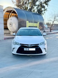 تۆیۆتا کامری 2016 مواسەفات SE ڕەنگ سپی بەفری گێڕ ئۆتۆماتیک و گێڕ عادی ...