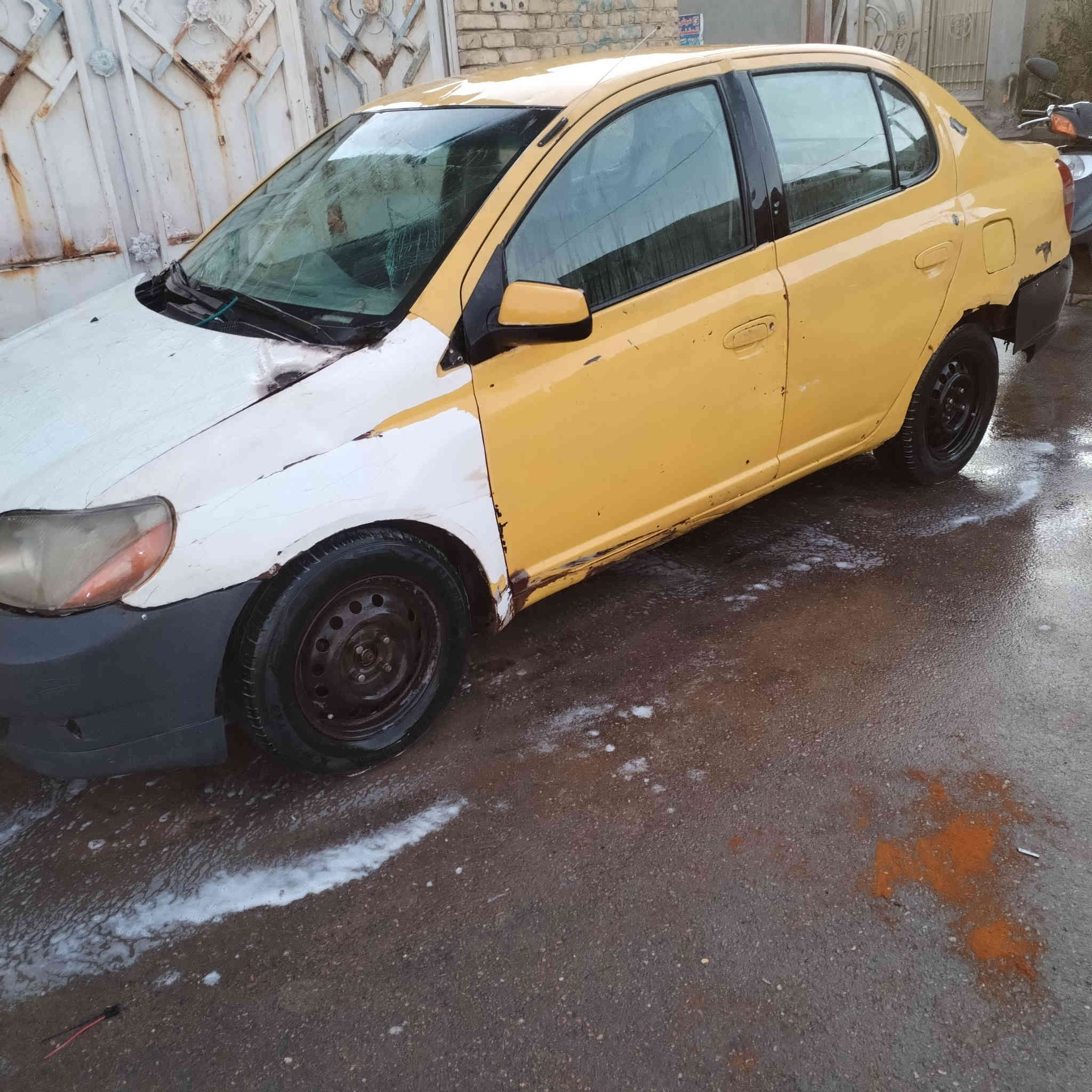 السلام عليكم كورله ايكورقم بغداد موديل ٢٠٠٠ المكينه والكير خير من الله غرفتهه جديده عوزهه ترتيب صدرهه عوزه داريم واحد كهربياتهه كلهه شغاله بس الكيلومتر ميشتغل والكشر كدام العين سنويتهه صاقطه بل ٢٠  الهيئه مااعرف شكد عليهه تحويل شوكت متريدمكان السياره كوت مركز المدينه السعر١٨ $. وبيهه مجال /الرقم ***********
