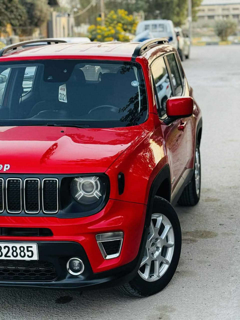 جيب رينيجيد (Jeep Renegade) موديل 2021 ماشية 53 قابل للزيادة. السيارة من فئة الـ SUV المدمجة والصغيرة، وتأتي بالمواصفات الفنية والتقنية نظام المساعدة على البقاء في المسار والتحذير عند مغادرته.نظام مراقبة النقاط العمياء.كاميرا خلفية لمساعدة السائق أثناء الركن.نظام التحذير من التصادم الأمامي والاستشعار بالركاب.محرك 2.4 لتر (Tigershark) بأربع أسطوانات:القوة: 180 حصان.عزم الدوران: 232 نيوتن متر.محرك 1.3 لتر تيربو بأربع أسطوانات:القوة: 177 حصان.عزم الدوران: 285 نيوتن متر.ناقل الحركة: أوتوماتيكي بـ 9 سرعات لجميع الفئات.نظام الدفع: تتوفر بنظام دفع أمامي (FWD) أو دفع رباعي (4x4) مخصص نظام المساعدة على البقاء في المسار والتحذير عند مغادرته.نظام مراقبة النقاط العمياء.كاميرا خلفية لمساعدة السائق أثناء الركن.نظام التحذير من التصادم الأمامي والاستشعار بالركاب.
الاستفسار.:***********

