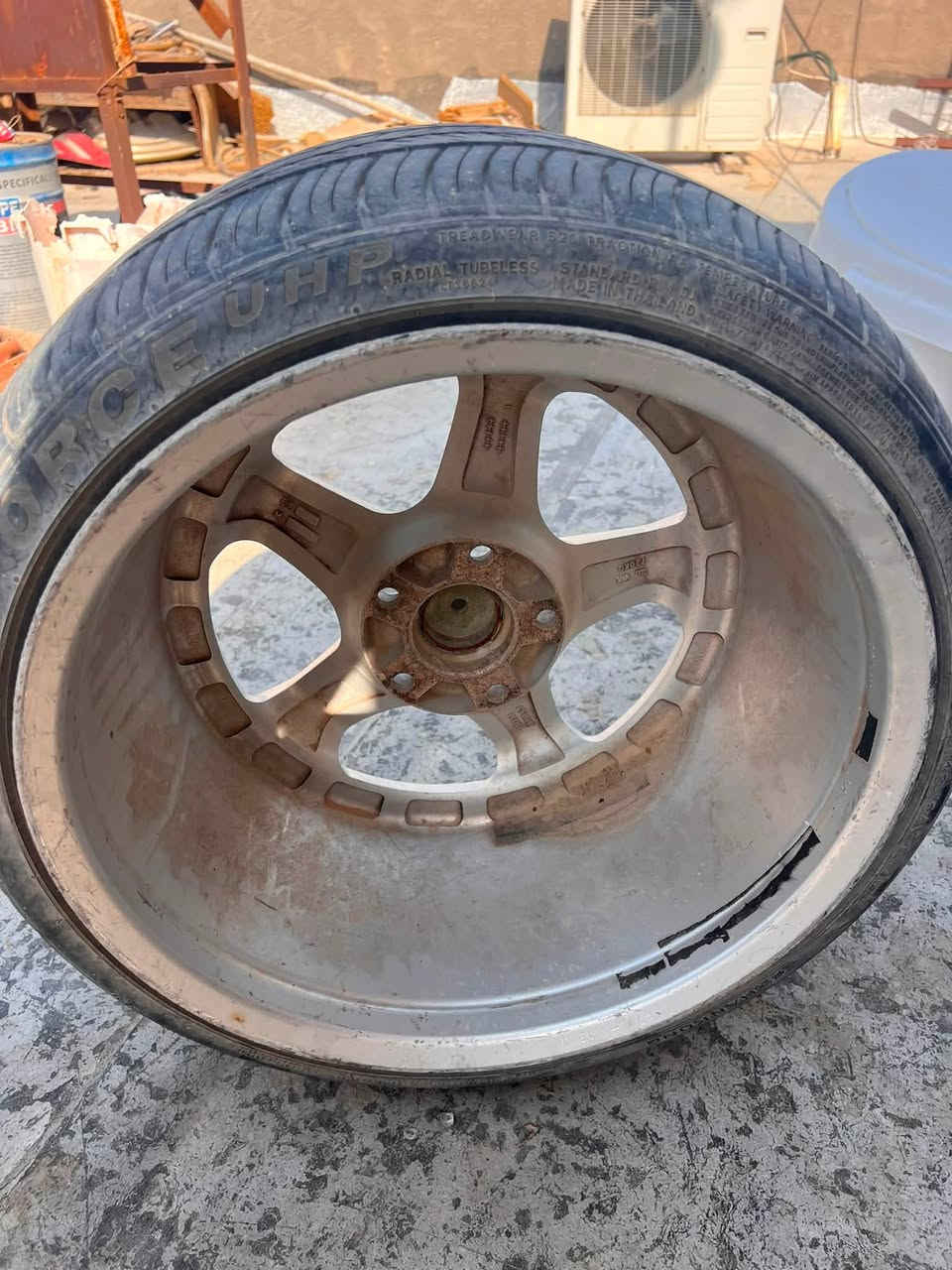 سلام عليكم ويلات bmw f01 حجم 19 زوج هنه وتايراتهن الواحد ب100الف لا ملحوم ولا مفطور ولا عواج + وياهن هذا الويل حجم 18 الي يفيده هوا وتايره ب70 الف وهم لا مفطور ولا مصلح ولا بي عواج واذا تاخذهن كلهن مره وحده احسبلكياهن ب250 مكاني بصرة شط العرب رقمي ***********
