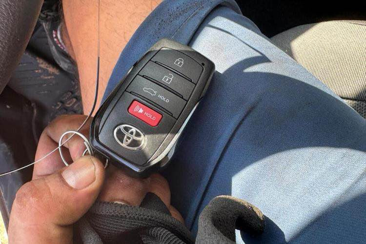 2025 LE 
رقم بغداد باسمي ماشية 2000 ميل 
ضرر قطعة وحدة الجنطة بس باقي كلة كفالة زيرو 
سعر 233 بيهة مجال بسيط 
بغداد الدورة 
***********
*********** بغداد, العراق
