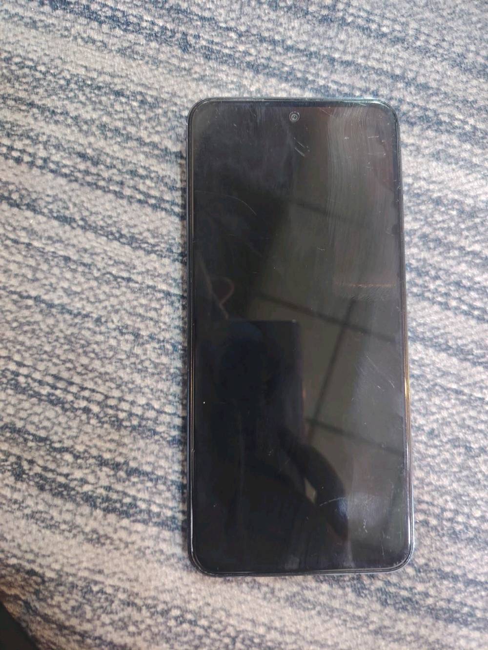 تكنو مامون سبارك 30برو 
ذاكره 256
بطاريه 5000
150الاف