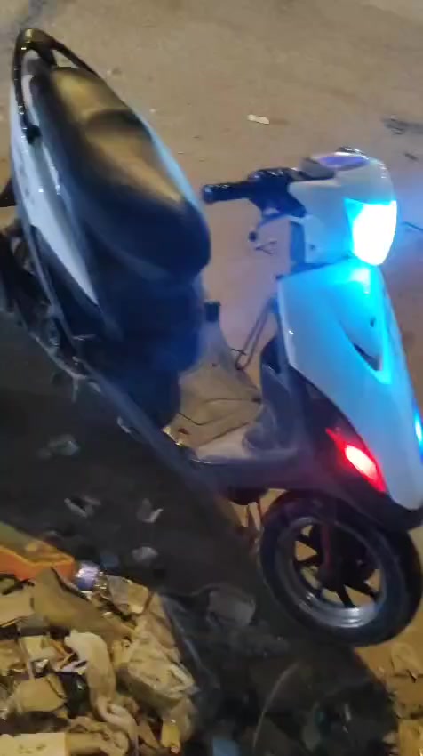 ماكس عدله رمبه 
صارله شهر وشويه من نازله دراجه اي نقص مابيه شغاله نگره سلف السعر 875 وبيه مجال 
***********
***********
المكان ديوانيه مركز
