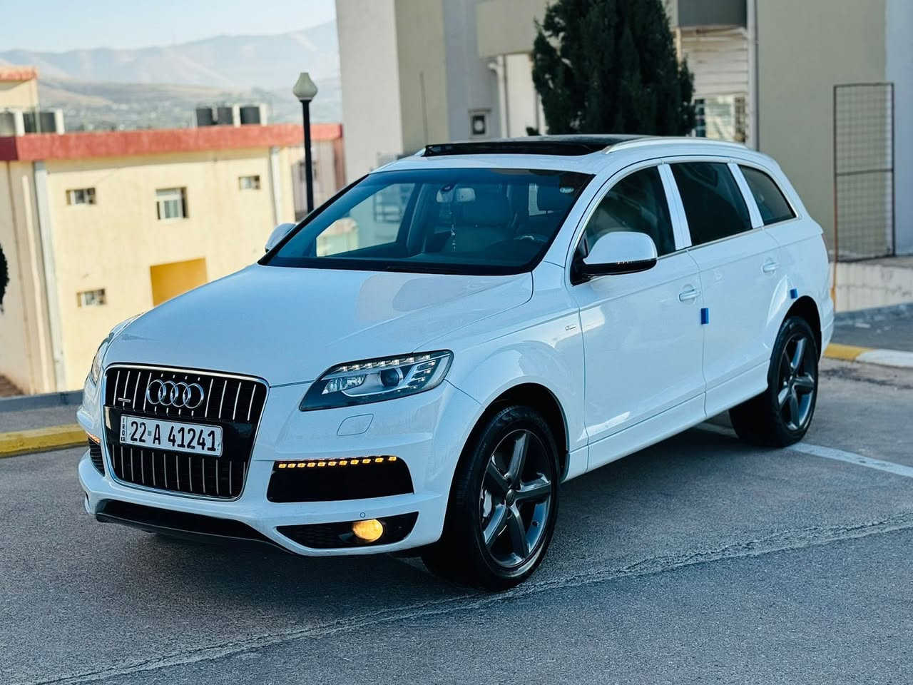 بسم الله الرحمن الرحيم
▫️ئاودى Q7 S-line Quattro 2013 فول مواصفات ١/١
مواصفات خليجي وكالة شريكة سردار ضمان دولي
-----------------------------------------
مكان🌆: سليمانى                سعر💵: 132$
هاتف☎️: *********** /// *********** 
-----------------------------------------
محرك سته سلندر V6 3.0L سوپه ر چارچ محرك بنزين
گير و محرك بشرط مامفتوح
بدون سوت و دغان و صرف  خلل بشرط فحص
ماشية 82 الف حقيقى
-----------------------------------------
▫️سيارة حيل حيلوة جديد ماشالله
(( بيها نص صندوق مصبوغ )) بدون دواخل و بدون أيرباگ
سيارة كل على وضع بيلادي
----------------------------------------
▫️مواصفات
{ بصمة - پانوراما - رادار - داخل بيجي - صندوق شفت - ٣ پردة - ماوس - ٧ راكب - كشنات تتفيئة و تبريد - كشنات جلد - كشن و ستيرن كهربا و خزن - سيدي بوكس - تبريد مركزي - كاميرا - حساس خلفي و امامي - لايت ليد - ڤوليوم - تحديد سورعه - وبعد )
------------------------------------------
اربع تايرات و ويل بيلادي جديد
سنوي و رقم و هه زة كل جديد
ته حويل غه رامة بشرط سنوي بأسمي
سيارة شرط بدون اى نواقص گير و محرك و حدادي و كاهرباى كل بشرط
-------------------------------------------
