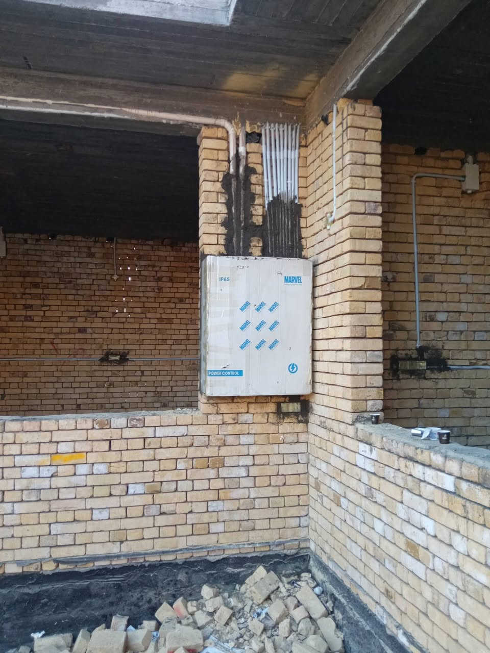 على بركة الله 
جانب من اعمالنا في حفر الجدران وتثبيت البوكسات بيت 300 متر 
موقع العمل الناصرية الاسكان الصناعي 
للاستفسار الاتصال او مراسلة واتساب تيلجرام 
سيد احمد الياسري ***********
الياسري للتأسيسات الكهربائية
