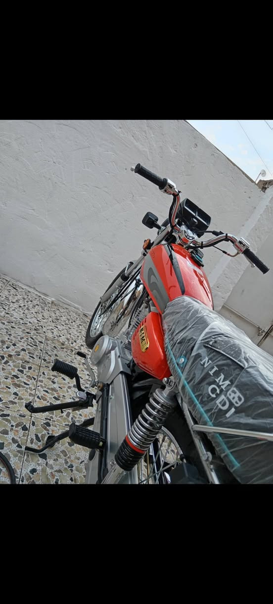 السلام عليكم نامه شبه اصلي كفاله عامه مديل 2025 مامشيه شي قليل سعر 850وبيه مجال قليل مكاني قضاء الفجر هذه رقم  ‏‪***********
باقي صور خاص
