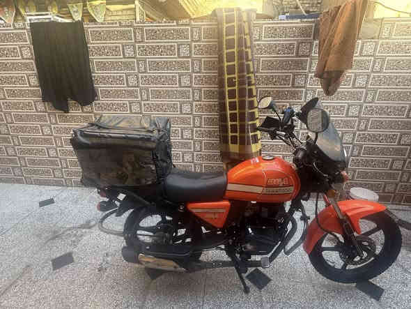 سلام عليكم دراجه دايوان جبلي مبدل بيه جاملق كلاسك لجماليه دراجه موديل ٢٣ امانت الله جاي اشتغل بيه ولا موكفتني دراجه خير من الله مكينه برقي ما مفتوح بيه سعره مليون ٧٥٠ قفل داجه بيه تنقص قليل تبخير ماكو ابد مستعجل عله بيعته مكاني بغداد المعامل *********** فقط وتساب للستفسار***********
