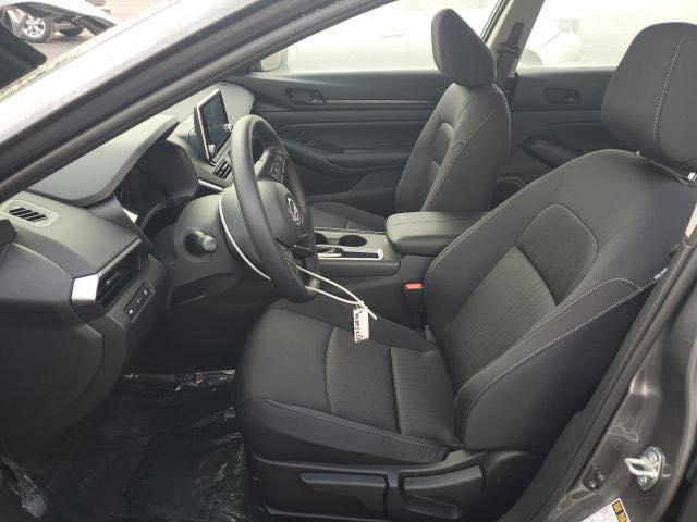 سلام عليكم شباب التيما 2025 مواصفات Sماشية 1300 ميل واصلة الاردن يعني بس تدفع كمرك وتدخلها الحادث مثل ماموضح بنيد يتبدل وصندوك بارد وجامرلغ بارد الدعامية الامامية موجودة بالصندوك دازيها السيارة بدون ايرباكات وبدون شاصي السعر 105 وبي مجال بسيط ***********
