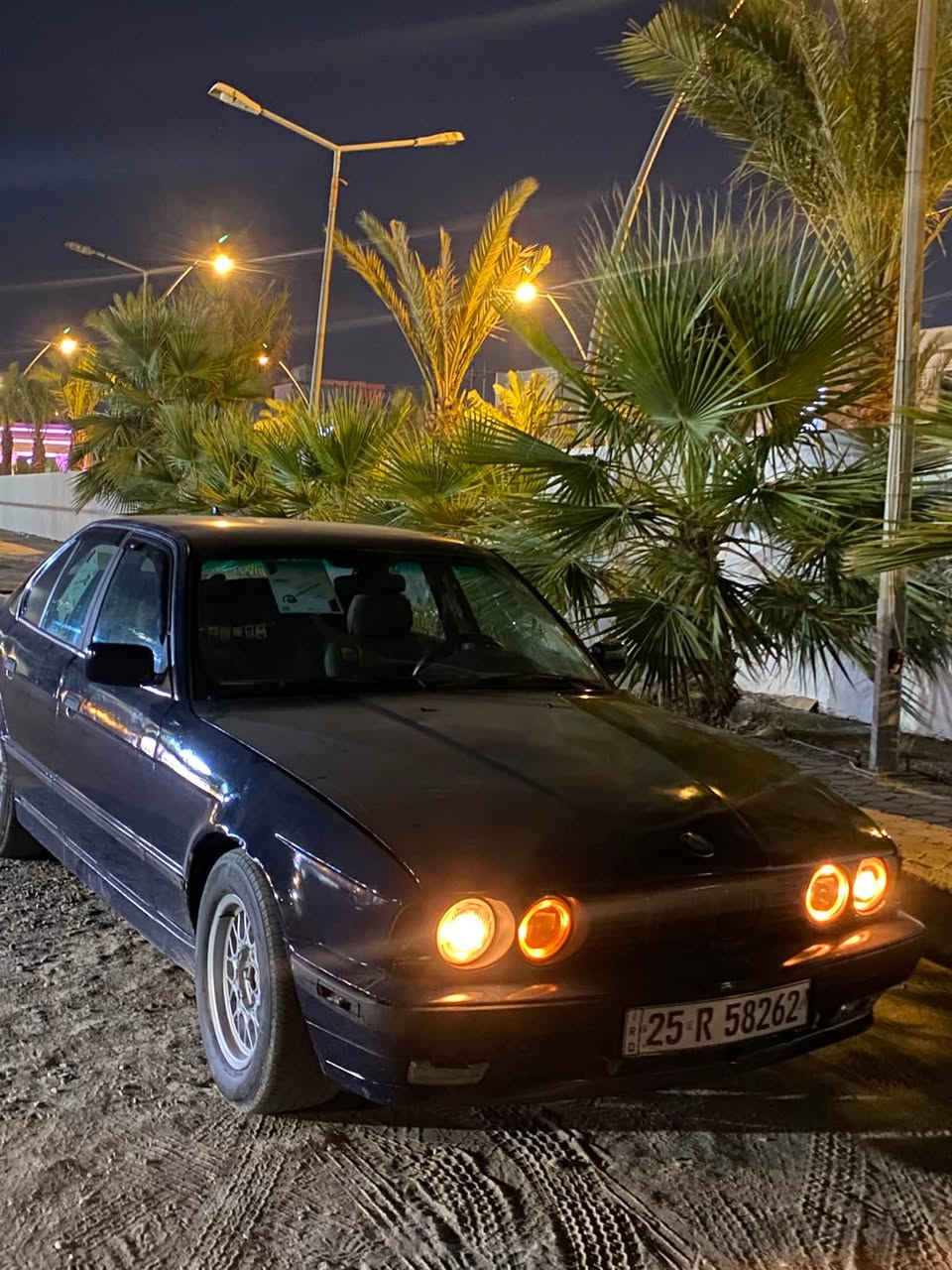 سلام عليكم bmw 525  1989 محرك 525 كبس كير عادي رقم كركوك سنويه جديده  شرط تحويل او وكاله  بطاقه بانزين موجود كير ومحرك شرط تبريد نقص بس كومبريسر تخم تايرات جديده كهربائيات جاهزه سياره بدون ضربه او خياس مصبوغ جديده سياره حلوه ومرتبه سعره 38 وبي مجال *********** مكاني كركوك
