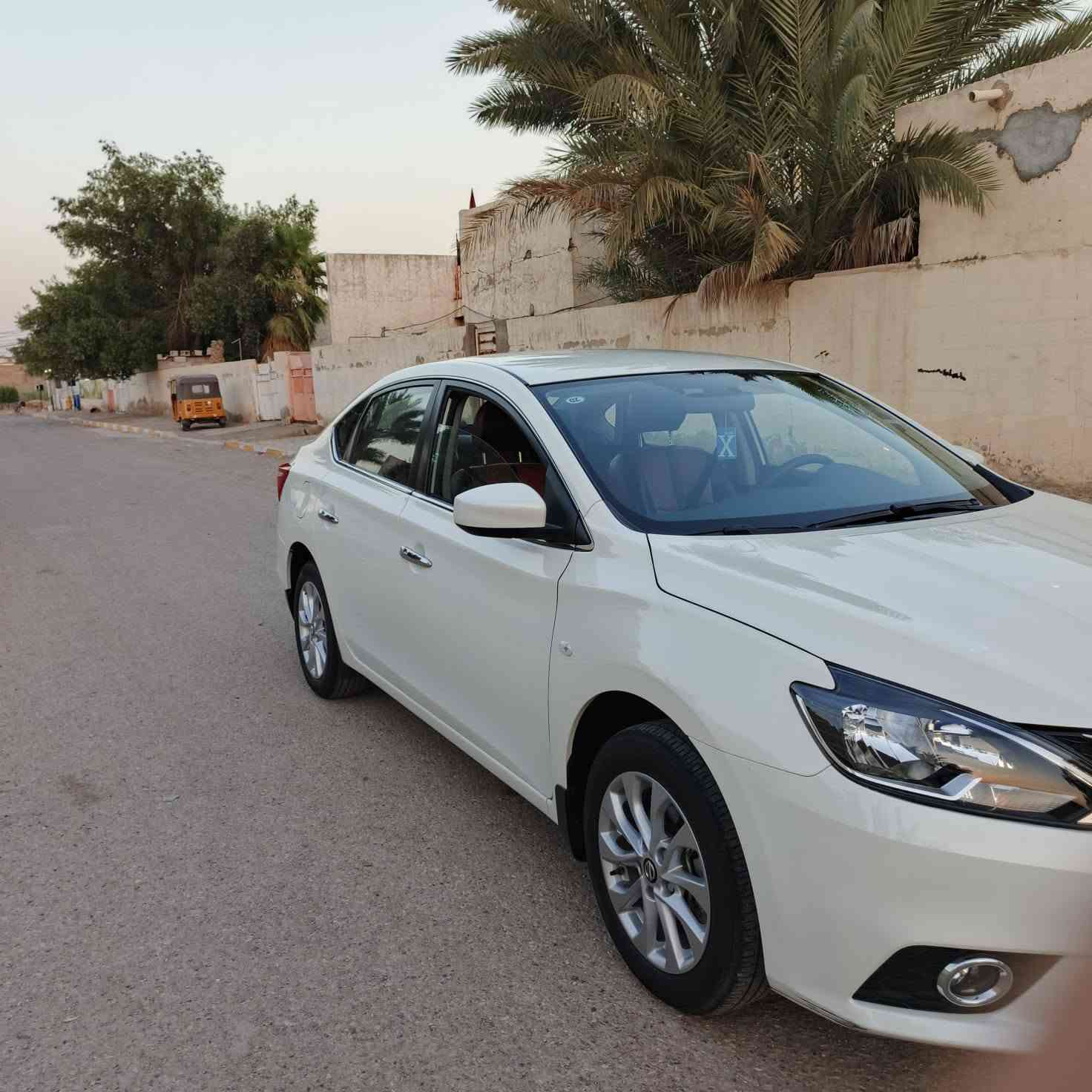 نيسان سنترة 2025  
اقتصادية ضمان 3سنين
 المواصفات المختصرة
 محرك اقتصادي 1.6 ناعم
  كير CVT سلاسةعالية 
سويج 
شاشة وسطية + كامرة خلفية
 نضام توفير الوقود
 وسائل امان كاملة (Airbags/EBD /ABS)
 ثبات . راحة . 
توفير بانزين بشكل ممتاز 
كشنات جلد لون احمر 
نضام ECO
مانع انزلاق للثبات العالي 
سبايدر خلفي 
جام كهرباء عدد اربعة 
تبريد امامي وخلفي قطعتين 
مطعمة بلكروم 
تحكم ستيرن 

الرقم اربيل
العنوان بغداد 
 السعر 129 ورقة وبيهة مجال 

***********
