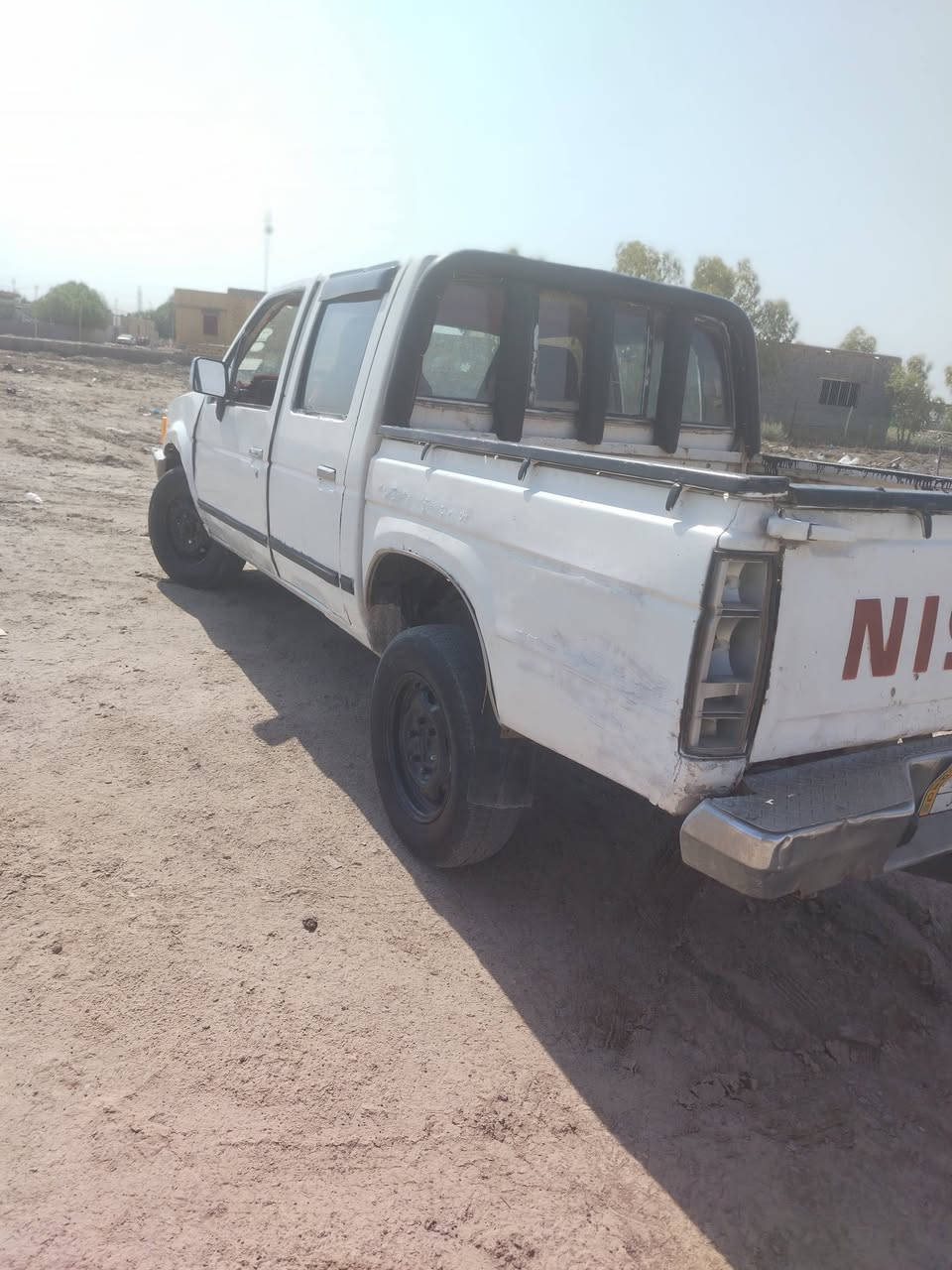 سياره نيسان للبيع كير ومكينه خير من الله ولكشر مثل ما شوف بصوره الرقم ذي قار ألماني 
المكان ناصريه سعر25وبيها مجال+***********
