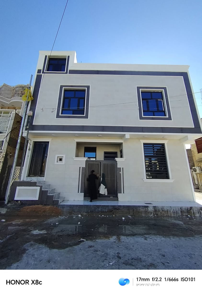 بنايه تجاريه للبيع بحي أور مساحته 120 ركن على شارع 15 أو ساحه تتكون من مشتمل جوه او شقتين فوك مؤجره حاليا وارده الشهري مليون 300 موقع البنايه قرب مكتبه الشاطر لاستفسار واتساب ***********
