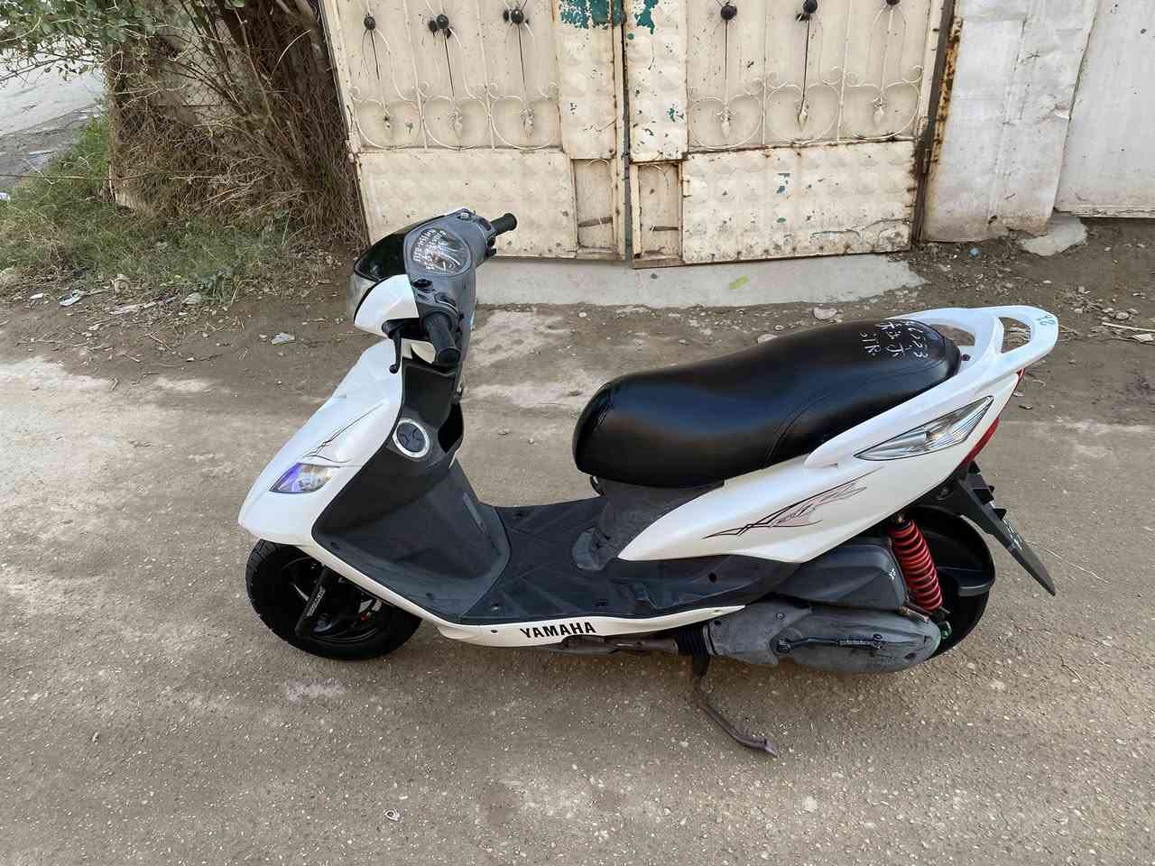 سلام عليكم للبيع دراجه ماكس ثعلب دراجه رمبه مكفوله كفاله عامه صارلهة  (5) ايام من نازله رمبه دراجه جاهزه اوراق كامله دراجه سعرهة (مليون ) وبيهة مجال بسيط جدا شراي يتصل على رقم الهاتف (***********)مكاني بغداد الغزالية
