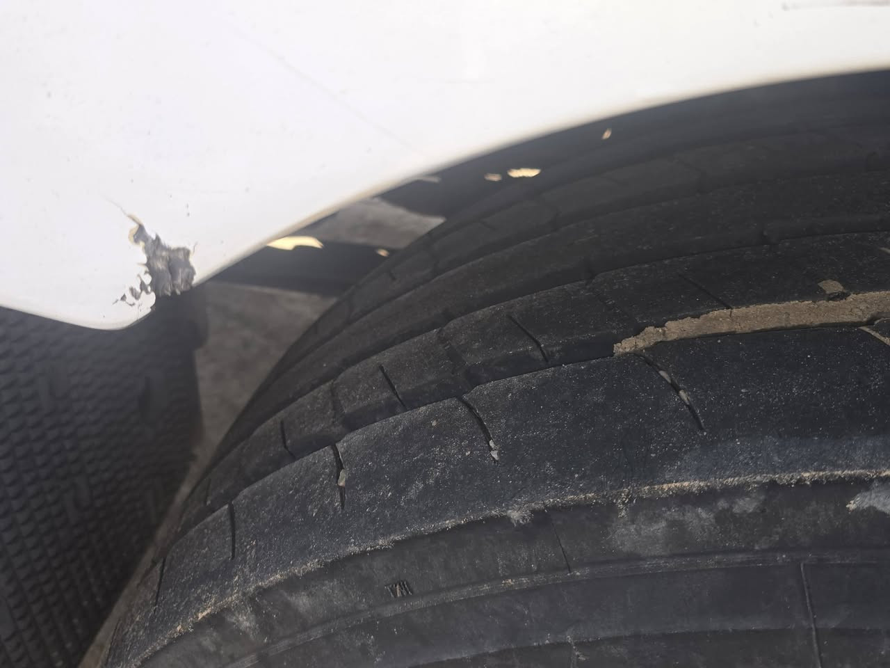 سلام عليكم زوج تاير حرفش نضافه ١٠٠ ب١٠٠ لبيع ومراوس ب ٢٢ ونص ***********
