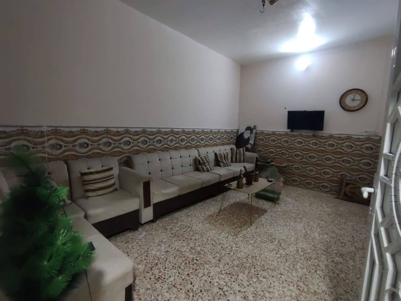 #يالله 
بيت للبيع 

سيد جميل 
بشارع 15 قرب الطاقه مال الكهرباء 

مساحته 100 متر 
طابقين 

بناء نظيف #طابو_صرف

السعر 60 وبيه مجال للشراي 

الاتصال ع الارقام التاليه أو مراسلتنا عبره الواتساب 
***********
***********

#ملاحظه"لدينا جميع البيوت والقطع الأراضي بأسعار مناسبة 

#وجاهزين"لعرض عقاركم عندنا
