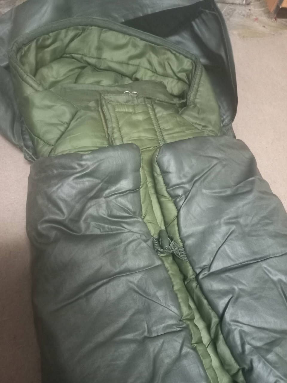 سليباك حجم الكبير اصلي امربكي ابو مخده وسحاب ولزكه ٢٥ الف *********** بي واتساب او تصال مكاني كربلاء
