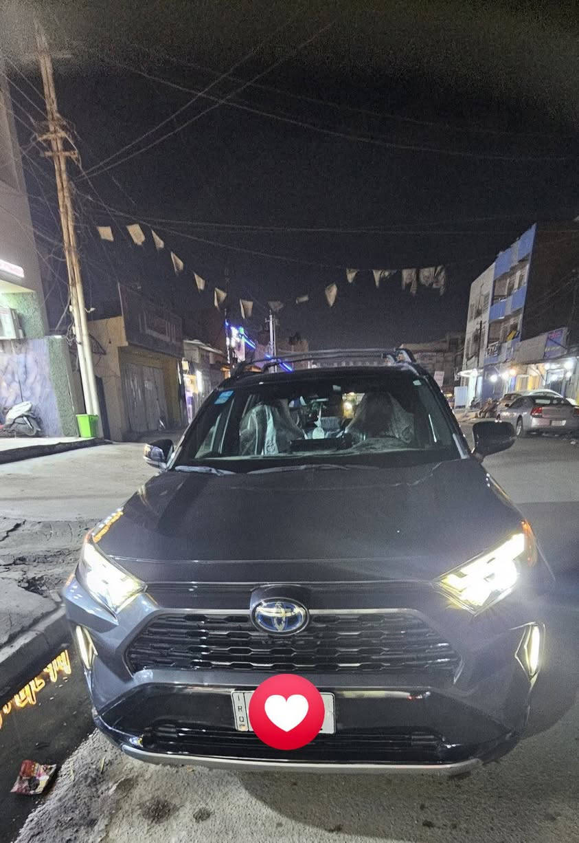 Rav 4 xse 2022
محرك 2.5 هايبرد دفع رباعي

تو كلر (قمارة و مصدات والويل اسود بيانو لامع) و الكشر لون فيلي لامع

حادثها بابين مبدلات و تعديل جاملغ خلفي

فتحة سقف + نقطة عمياء + رادار مانع تصادم + تحديد المسار+ اوتو ستوب + هندبريك بصمة 

اربع انظمة سياقة اقتصادي و عادي و سبورت و جبلي 

كشنات جلد 

تدفئة بالكشنات + تدفئة مقود + جامة خلفية

دوسات  سبورت و ترايش قمارة 

لايت زنون عدسة لد 

جدا اقتصادية (لتر/ ١٨ كم)

ماشية ٣٥ الف ميل قابل للزيادة

23000$

***********
