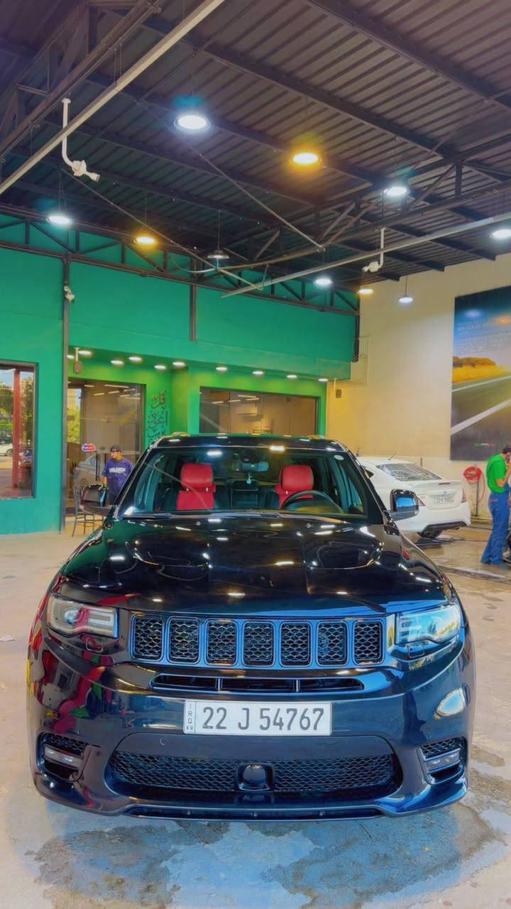 جيب موديل 2018 رقم اربيل انكليزي ،،،،   أعلى مواصفات معروف ال 25 اسمها  محدث كت كامل srt
فول مواصفات   
صور الحادث مرفقه وجميع التفاصيل مكتوبه 
حادثها بأمريكا جاملغ وبنيد بدون ايرياك داخل العراق صار بيها قطعتين صبغ 

المحرك : V6.  3.6L

ماشية 100 الف كيلو متر وليس ميل ترايها مال زيرو
مكينه شركه كير شركه تبريد حداديه كلشي بيها جديد 
 رقم اربيل  بأسمي جاهزه من كلشي متصرف عليها ولا دينار

المواصفات 

* سقف بانوراما  

* شاشه كبيرة 8.4 انج  

* نظام الخرائط (GPS) 

* ستيرن كهربائي 

* المصابيح الأمامية زنون  متحرك 

* كشافات الضباب زنون     

* تشغيل عن بعد 

* صندوق كهربائي 

* داخل احمر   

* حفظ وضعيات الجلوس (ميموري) . 

* المقاعد الأمامية كهربائية 

* المقاعد الأمامية تبريد وتدفئة 

* حساسات أمامية

* حساسات خلفية 

* كاميرا خلفية 

* تدفئة ستيرن 

* المرايا الجانبية قابلة للطي .

* مرايا متحسسه للضوء العالي . 

* بلوتوث تلفون . 

* محدد سرعة . 

* نظام التشغيل والاطفاء الاوتوماتيكي ( Auto Start System ) .

رادارات جانبية اماميه خلفيه 

نقطه عمياء

وبعد بيها هواي مواصفات كون اضل اشرح هواي السياره مال جنيان  

 السعر 230$

مكان السياره النجف الاشرف  واسف للاطاله 

الاستفسار

***********
جيب موديل 2018 رقم اربيل انكليزي ،،،،   أعلى مواصفات معروف ال 25 اسمها  محدث كت كامل srt
