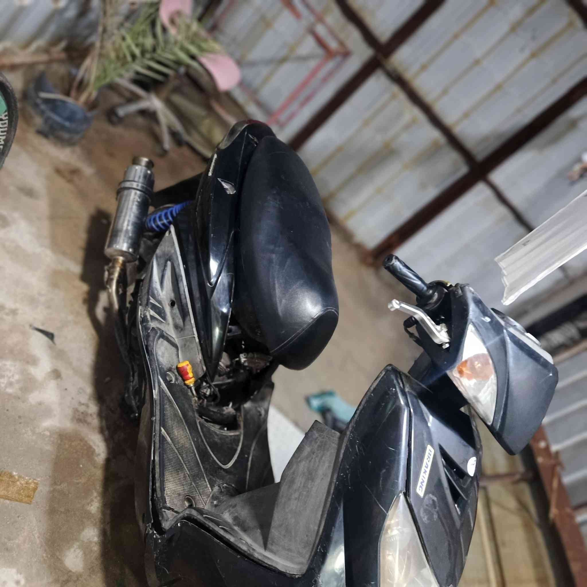 السلام عليكم 
سكنس فحل كابريتر 
الدراجه خير من الله
الدراجه بلاديه فقط صالنصه رياضير و الصالنصه البلاديه موجوده 
للبيع او مراوس حسب القناعه 
رقم واتساب موجود ***********
 العنوان بغداد تقاطع درويش
