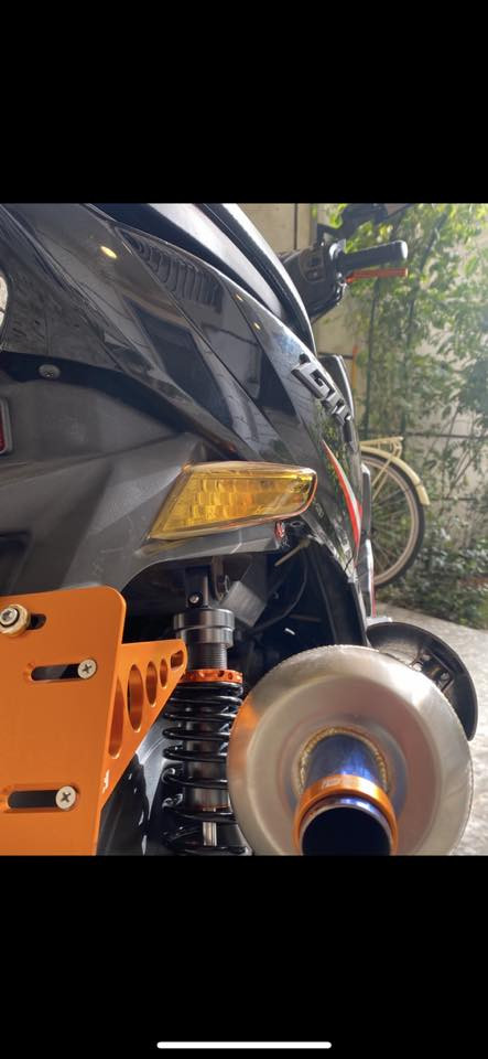 دراجة GTR للبيع 
الدراجة مزودة تزويد خارجي 
المكينة بلادية شرط الفحص والنعومة 
كلجات الأمامي بلادي و الخلفي رياضي بلادي اجه بالدراجة جويتر نوزل باقي السوالف الي متعلقه بالمكينة كلها بلادية وما ملعوب بيها + ظفيرة بلادية زلغ ما بيها شرط الفحص 
شلعة رهيبة تجي وتشوف بعينك 
التزويد الي عليها :
صالنصة بوري عدل واقية كاربون ألياف
قبق فلاوين NCY
قطرة دهن NCY
قطرة اكسل KS
قبق شاصي KS
تعلاكة NCY
قاعده رقم NCY
يدات بريك NCY
كبات كاعيه KS
قفيص صالنصة RGS
فراك بريك رياضي NCY
دبلات خلفي رياضي 
صوندات رياضي مشمشي
ستاند رياضي صفح
براغي رياضي 
تعلاوة دبل رياضي 
 _________
ملاحظة أخرى :
الدراجة كفراتها بلادية ختم واحد ويه المكينة و الدراجة عليها تغليف بعض المناطق وهي : 
السبايدر كاربون فايبر 
الكصه كاربون فايبر 
لزكات بلادية جي تي ار 
ترايش مغلفة لون احمر
اشاير امامي خلفي تغليف 
لون برتقالي فاتح 
مازدة مضلله
قبق كلجات تغليف كلمة YAMAHA فقط 
قبق بانزين تغليف برتقالي
ملاحظة :الكفرات بلادية والترايش والاشاير كلها بلادية بس مغلف جمالية لان الدراجة لونها اسود بالأصل متجي بيها لزكات تريد تشلعه ترجعها بلادي او تخليها بقت يمك + الويالة مصبوغة جمالية 
————-
ملاحظة أخرى الدراجة غراضها البلادية كلها موجودة و تأخذها ويه الدراجة وأوراقها كاملة بيها أوراق مزاد الدراجة و شوكت دخلت والدراجة معتني بيها من كل النواحي من ناحية دهن امزويل و البانزين المحسن 
النواقص الي بيها حساس الصالنصة مكطوع + الرون مالتها شويه صاعد يقره 2 ما اعرف شنو السبب للأمانة 
_______
 السعر : مليون و400الف وبيها مجال للطيبين . مليون وجوه لا تخابرني رجاءا الدراجة تسوه اكثر تجي وتشوفها واهل الخبرة يعرفون سعر المزود 
للاستفسار ***********
العنوان بغداد الشعب
