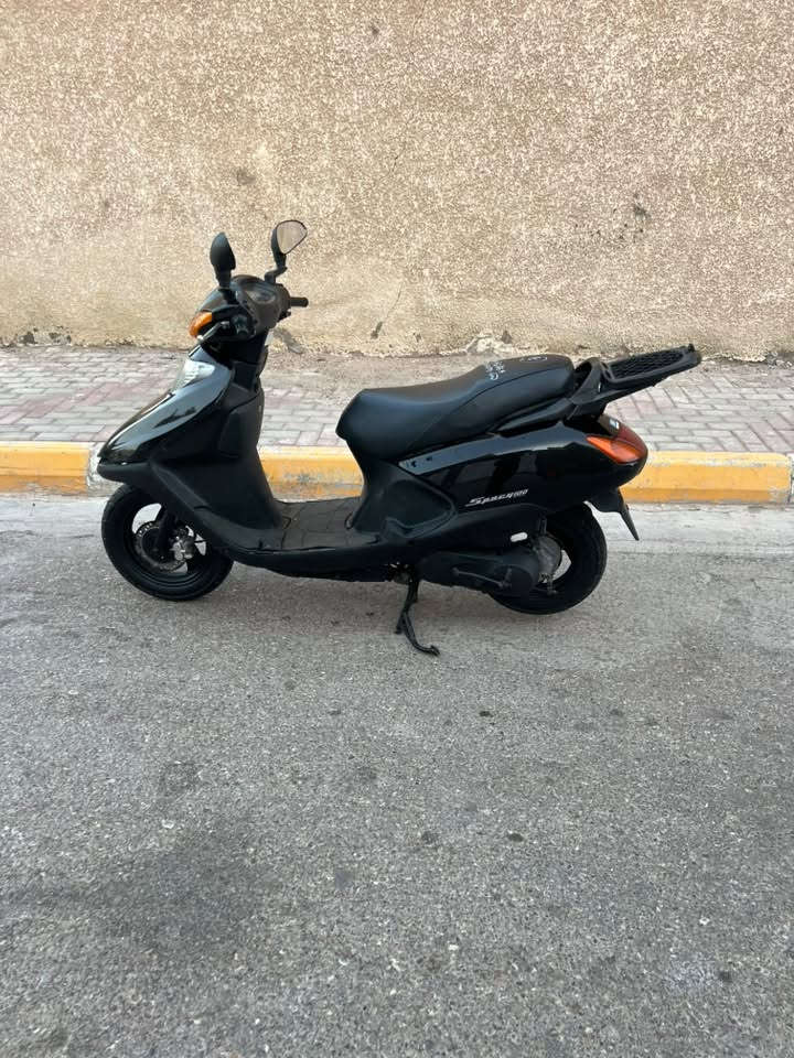 دراجه سبيسي  ياباني جاهزه كل نقص ما مبيه قفل صندوق شغال قفل ستيرن  ما بيه كل نقص مكينه خرسه ناعمه فول سلف هندر شغالات الهاتف *********** المكان كوت الزهراء
