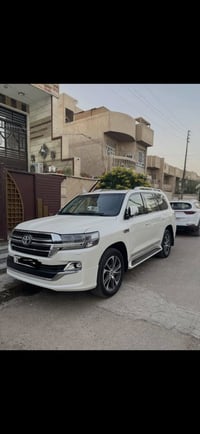 للبيع لاندكروز كراند تورنك ٢٠٢٠ باب اول بحرينيه فول الفول محرك 6 سلندر...