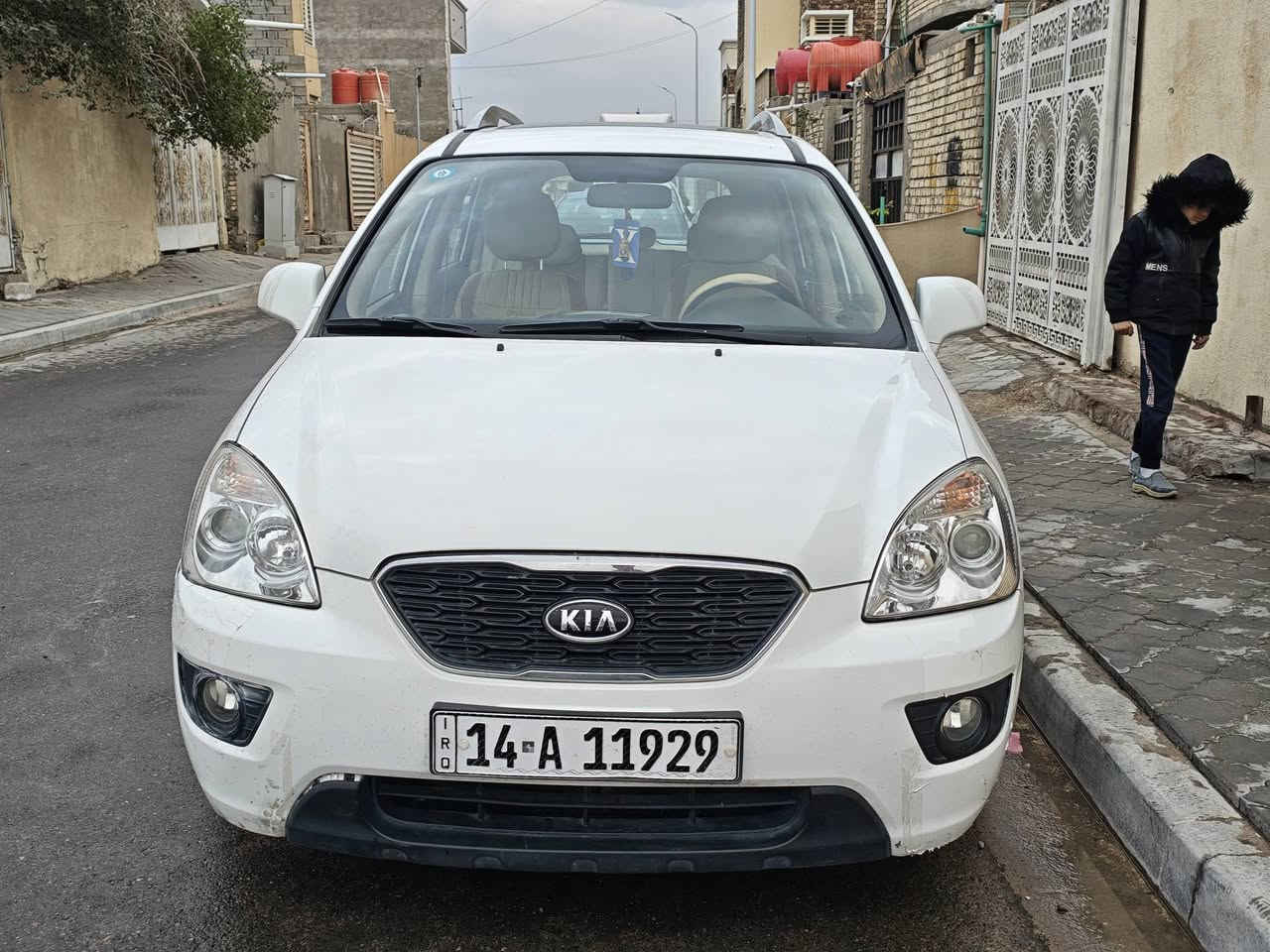 كيا كارنز للبيع موديل 2011
وارد خليجي 
مكينه 2000
كير ومكينه كفالة 
بانورما 
بيها ضربه بالباب عكس السايق
باسم راعيها 
البصرة الزبير حي الصحفيين 
رقم ***********
سعر 130
