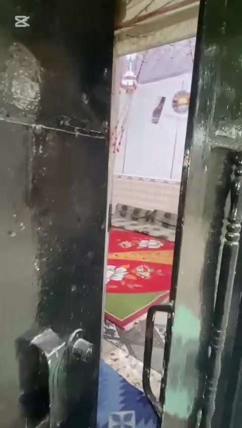سلام عليكم بيت خمسين مربع طابقين مكانه كربلاء شارع الاوريات منطقت الرشديه كامل خدمات الاتصال ***********.      ٣٠ وبي مجال
