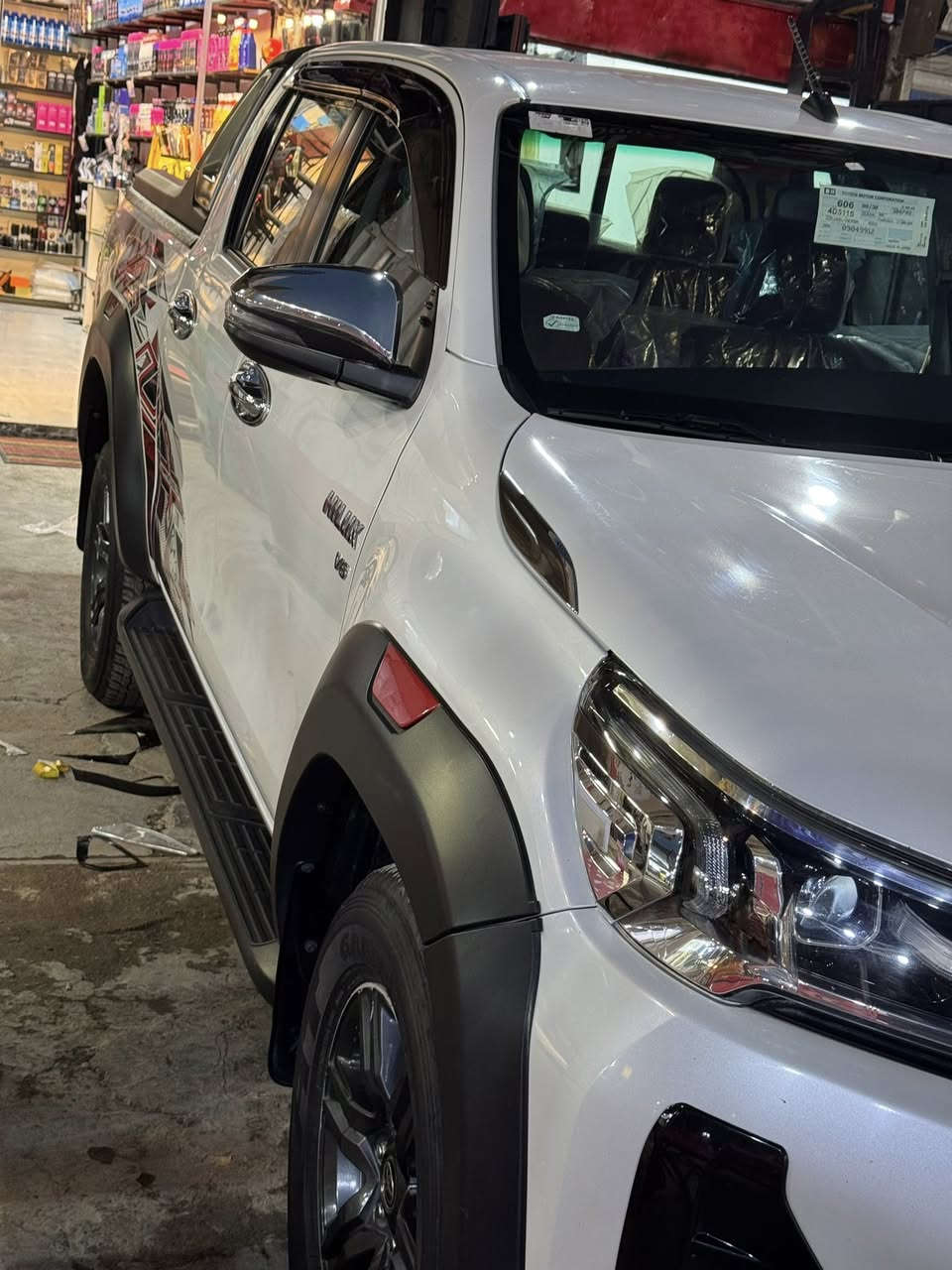 السلام عليكم بيكم هايلوكس

السياره جديده بمعنه الكلمه فول مواصفات ساز معروف مواصفات بيهه بارد فقط بل باب مال البدي كد شبر وفوك البك لايت تكحيله 4اصابع كارت مثل ما موضح بل صوره والباقي كفاله عامه من كلشي برغي مابيهه نقص 

شرط تخم تاير دلوب شركه جديد اسبيرهه منازل 

⭕ موديل ➖2023

⭕النوع ➖ تويوتا هايلوكس 

⭕المكينه ➖ 6 سلندر 

⭕الكير ➖ گير اوتماتيك 

⭕الرقم➖اربيل  تحويل ثاني يوم بسمي 

⭕عداد المسافه ➖  75000Kmوقابله للزياده 

⭕ المواصفات ➖ فول مواصفات كشن تبريد شاحنه وايرليس مري شفط اربع جام اوتو 

.. بنيد جگ .. باب البدي جگ ..درع امامي درع خلفي ثقيل دوسه Grاصليه اضائه LED .. اضائه داخل المكينه في البنيد LED.. عدد الركاب 5 تچاوي رأس  

للاستفسار *********** 📱

السعر المطلوب 

353$وبيهه مجال
