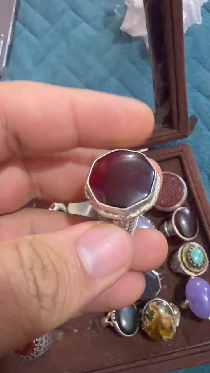 السلام عليكم
خاتم يماني

كرز الكرز 

صياغة يدوية ثقيلة


**إذا كنت صاحب هذا الإعلان وتريد حذفه لأي سبب، رجاءا أرسل رسالة إلى الدعم الفني**