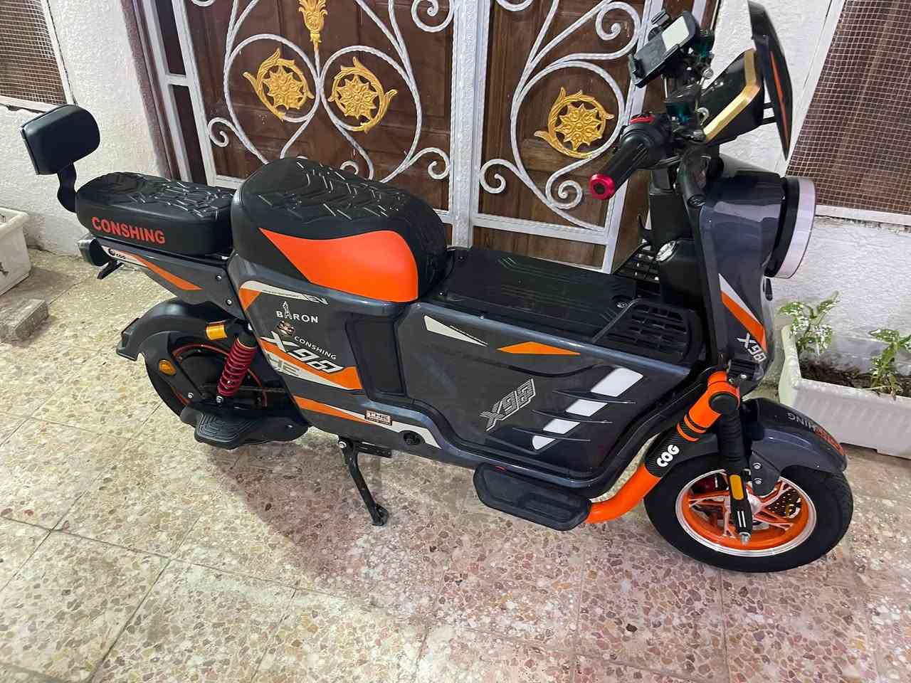 دراجه شحن نوع X900 جديده صار شهر من اخذتها كلشي شغال بيها دراجه بصمه 
سعرها 625 وبيها مجال عنواني البصره - الزبير 
***********
