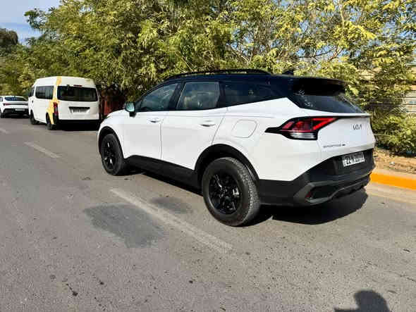 🔸️كيا سبورتج لون ابيض موديل 2024 أعلى مواصفات بالسبورتج مواصفات أكس برو
🔸️ترقيم جديد 
🔸️باسم الشركه وكاله + تحويل مضمون %💯
🔸️السياره جديده جداا جداا واحلى من الصور 
حادث السيارة صبغ فقط جاملغ امامي  بدون دواخل بعدها بريحه الشركه 
ماشيه 5 فقط مشي امريكى دخول جديد البارحه اترقمت ودخلت بغداد
🔸️مواصفاات فول الفول مايحتاج اذكر كل المواصفات 
سقف اسود بانوراما 
بصمه ابواب تشغيل عن بعد 
شاشه الكتروني 
جنطة كهرباء 

🔸️شاشه كبيره + شاشة عطلات
🔸رادار امامي وخلفي وجانبي نقطه عمياء اوتو بريك 
🔸نضام تحديد مسار للسياقه الالكترونيه
🔸️تحكم استيرن كل الجهات 
🔸️ثلاث انظمه قياده / سبورت / نورمال / سمارت 
🔸️بلوتوث + اواكس + واي فاي   
🔸️مانع انزلاق + كروز سرعة 
🔸ويل كب دسكات امامي خلفي
🔸️محرك 2500
🔸️سبير الشركه كتلوكات الشركه 
السياره جديده جدا جدا اي نقص مابيها من الداخل والخارج 
🔸️سيرفس كامل دهن فلاتر 
-------------------------------------------
رقمي الاستفسار 
***********
***********

العنوان بغداد 

يوجد واتساب كلا الرقمين 
صور أمريكا مع المنشور
السيارة احلى من الصور 
البارحة ترقمت ودخلت بغداد بعدها بريحة الشركة بجم كبس وجنطة كبس
